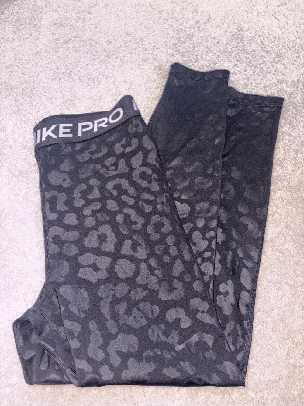 Nike Pro Women's Black Leopard-Print Training Leggings